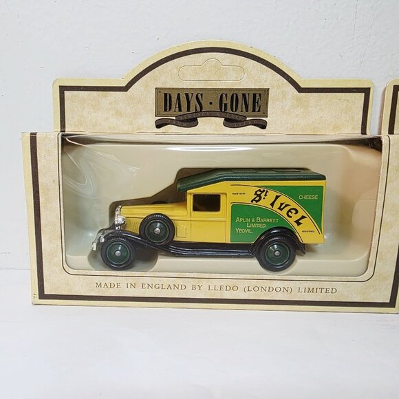2 Days Gone Die Cast Cars 1936 Packard St. Ivel 1934 Ford Model A Van Madame - Picture 2 of 7